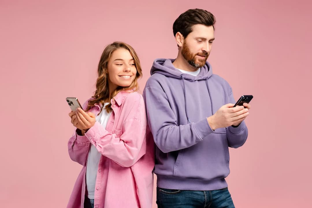 Texting Tips: 40 Text Ideas to Make Him Smile Instantly