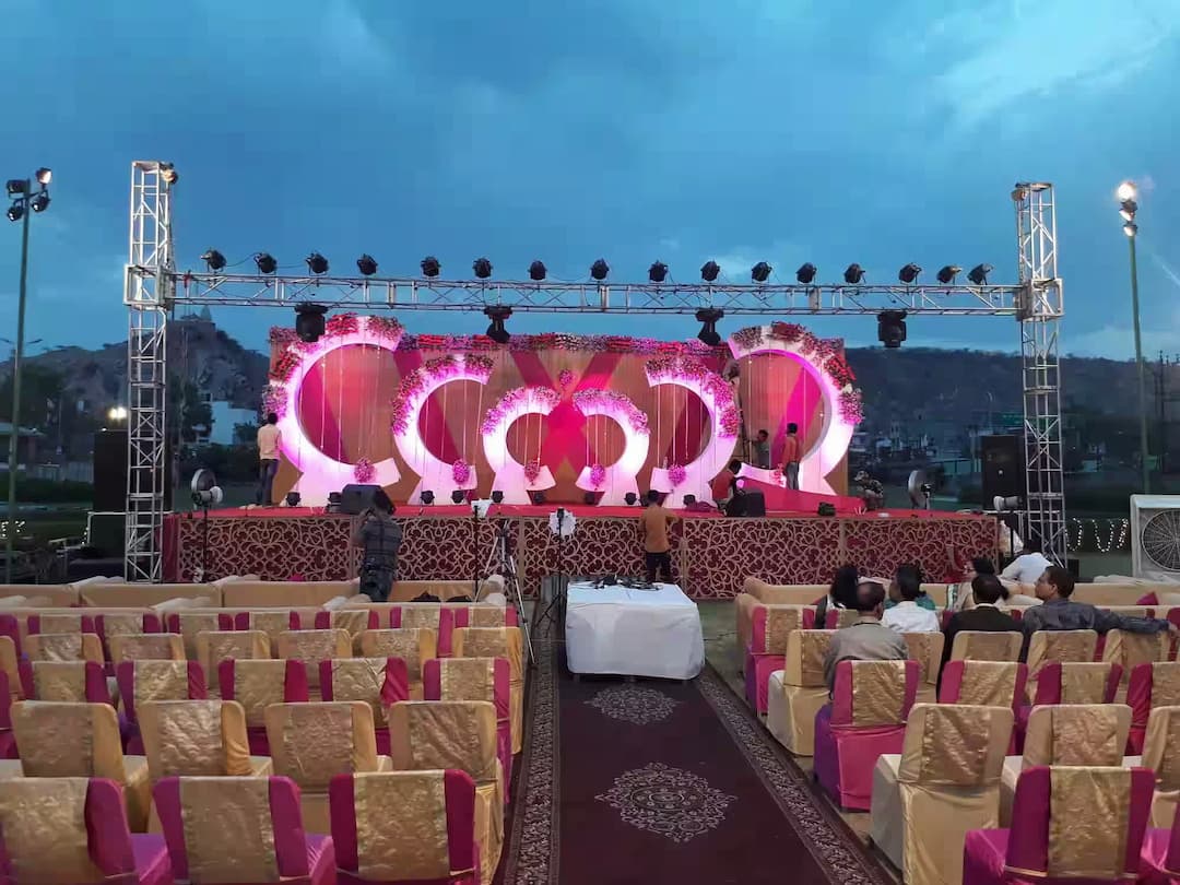 Shimmering Events & Immaculate Sounds